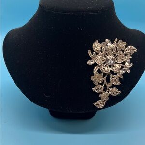 Elegant Silver Floral Brooch
